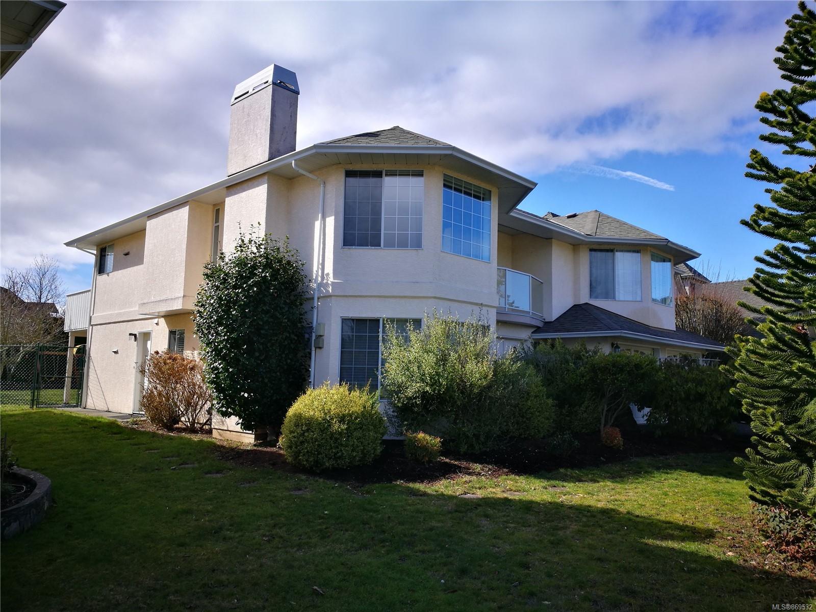 1839 El Sereno Dr, Saanich BC V8N 6K4