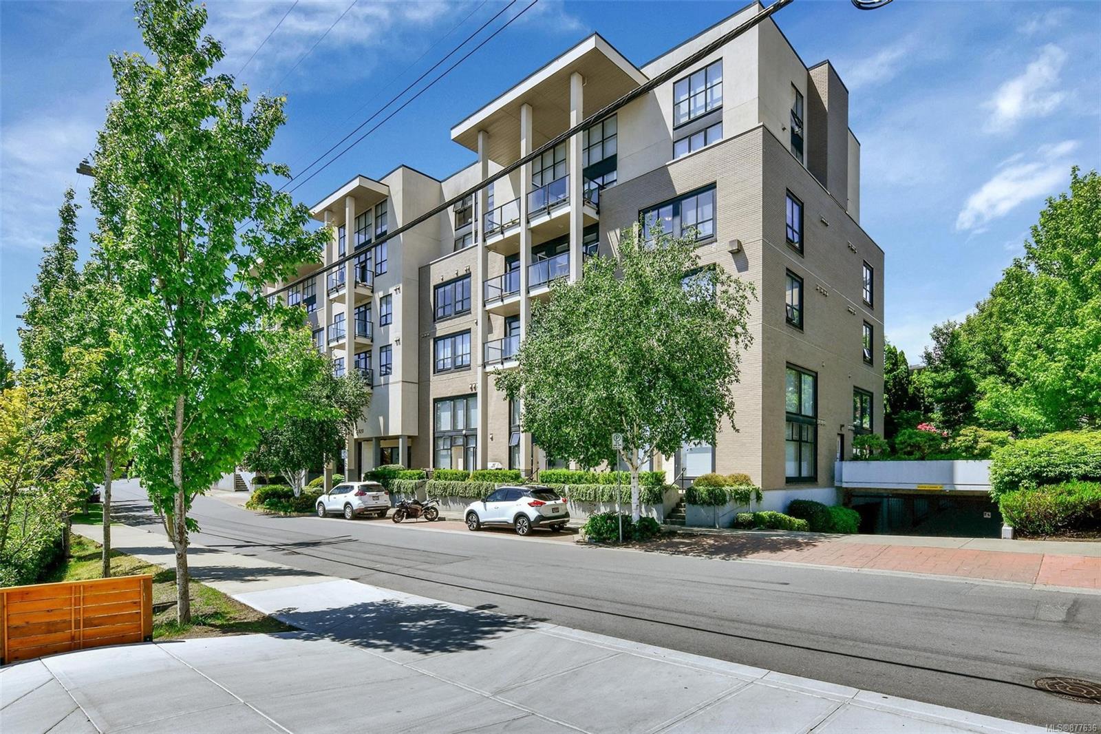 820 Short St # 304, Saanich BC V8X 2V5