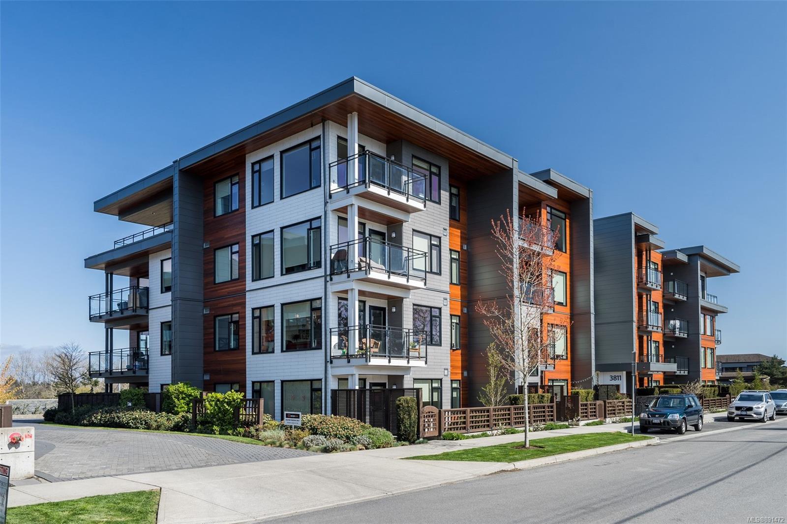 3811 Rowland Ave # 401, Saanich BC V8Z 0E1