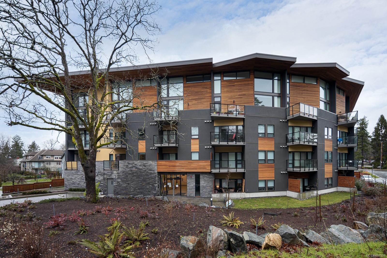 991 McKenzie Ave # 208, Saanich BC V8X 0B5