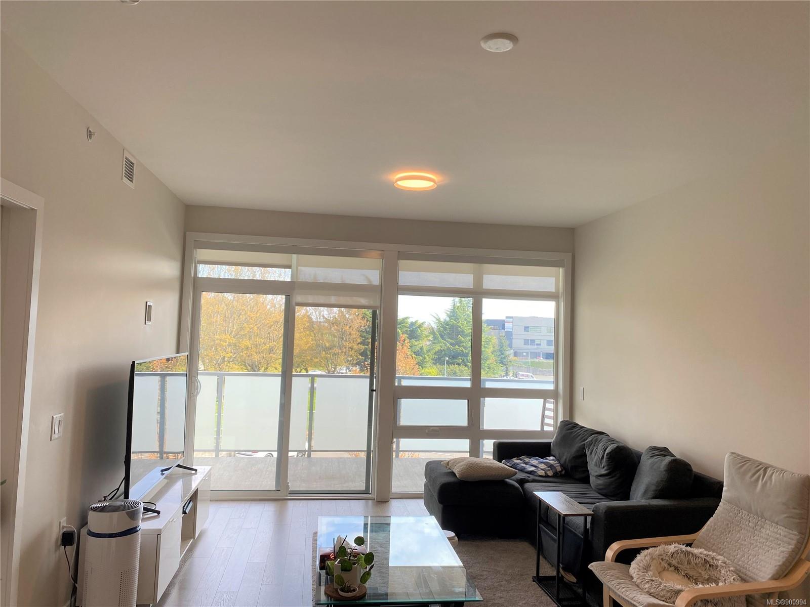 881 Short St # 307, Saanich BC V8X 0B7
