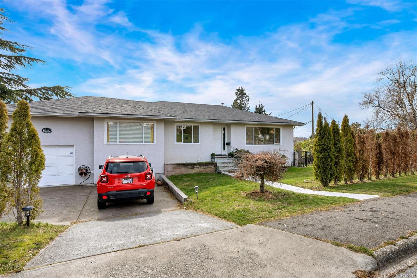 2319 Middowne Rd, Oak Bay BC V8R 3K3