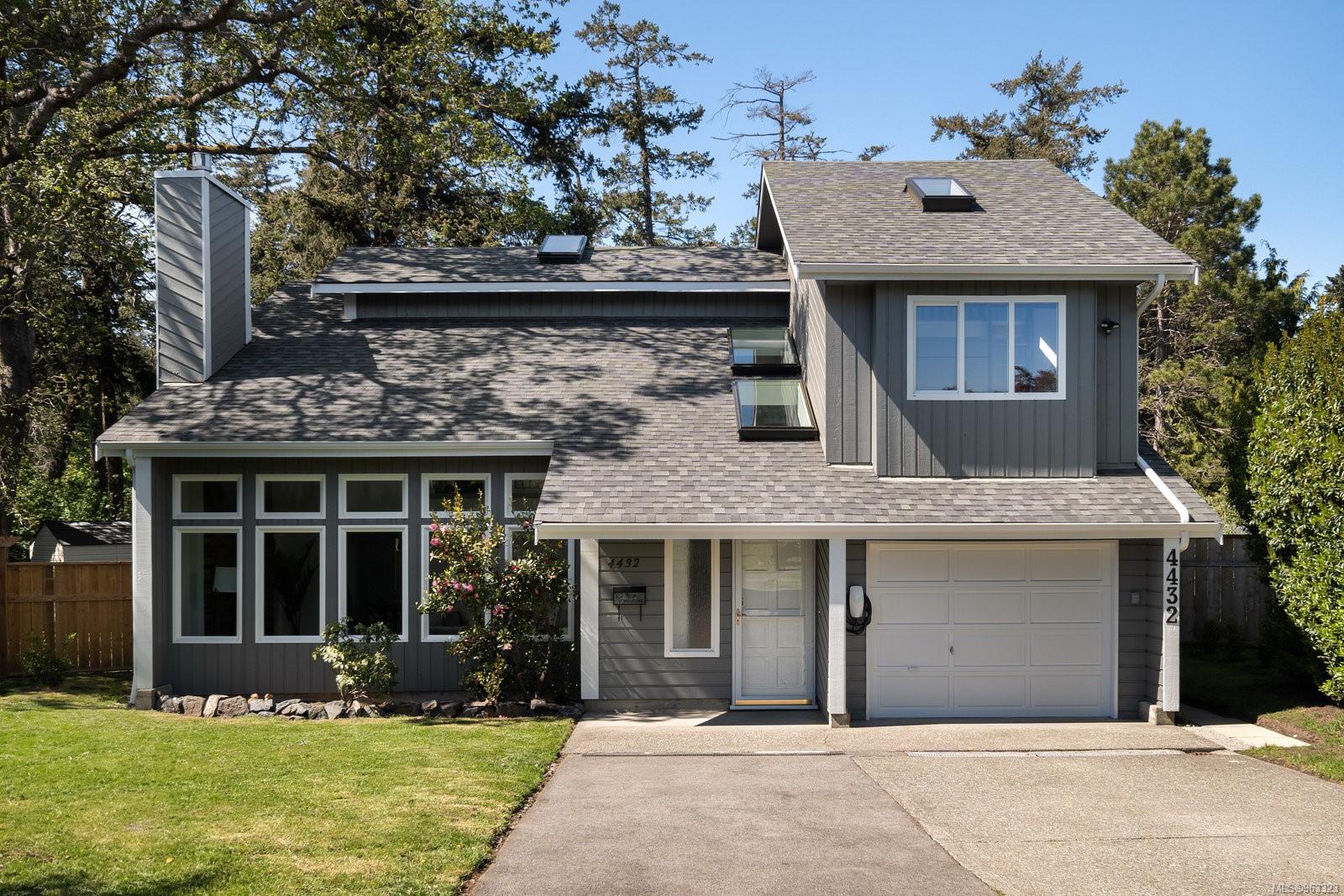 4432 Valmont Pl, Saanich BC V8N 5R6