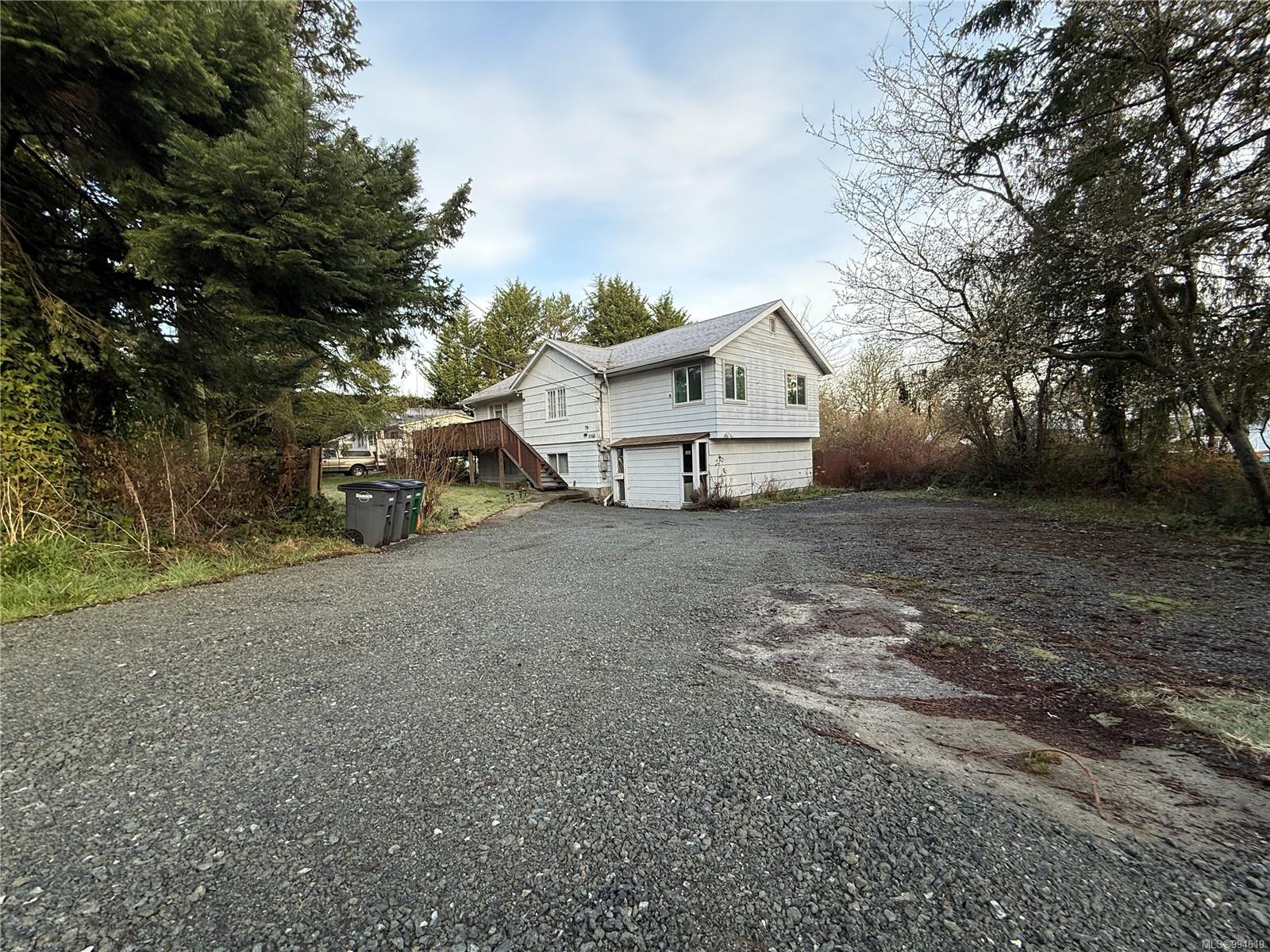 1066 Chesterfield Rd, Saanich BC V8Z 2V1